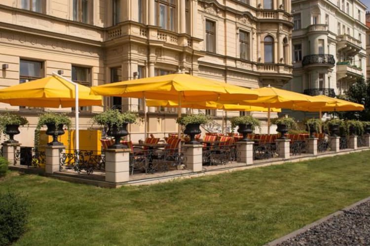 Restaurant Terrace